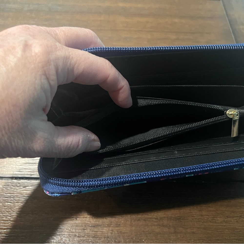 Elephant Pattern Wallet - Picture 4 of 5